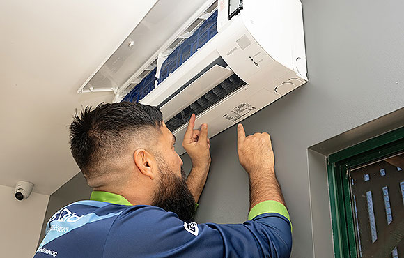 >Air Conditioning Servicing   